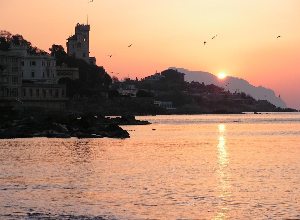 Gaslini Vicinissimo - Casa Dello Zio Hotell Genua Exteriör bild